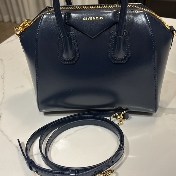 Givenchy Mini Antigona - Picture 3 of 8